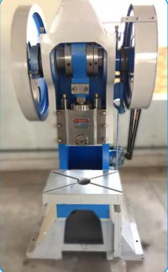Mechanical press, 30 tons